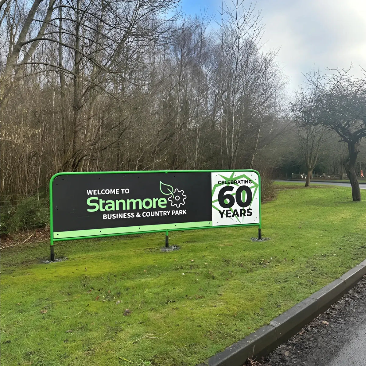 Aluminium dibond signs – durable outdoor metal business | uv printed & weatherproof