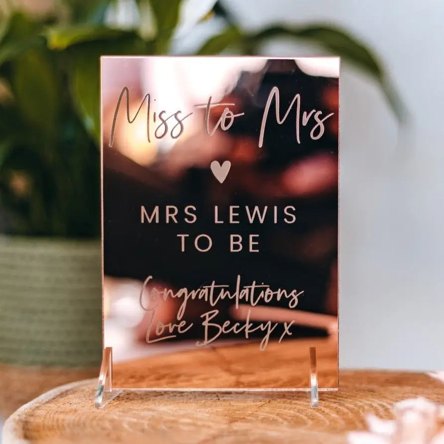 Personalised bride gift box – luxury custom | elegant bridal shower set